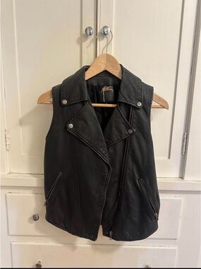 Women's Black Leather Sleeveless Moto Vest